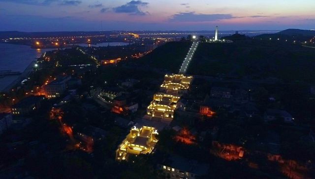 Новое освещение лестницы Митридат
